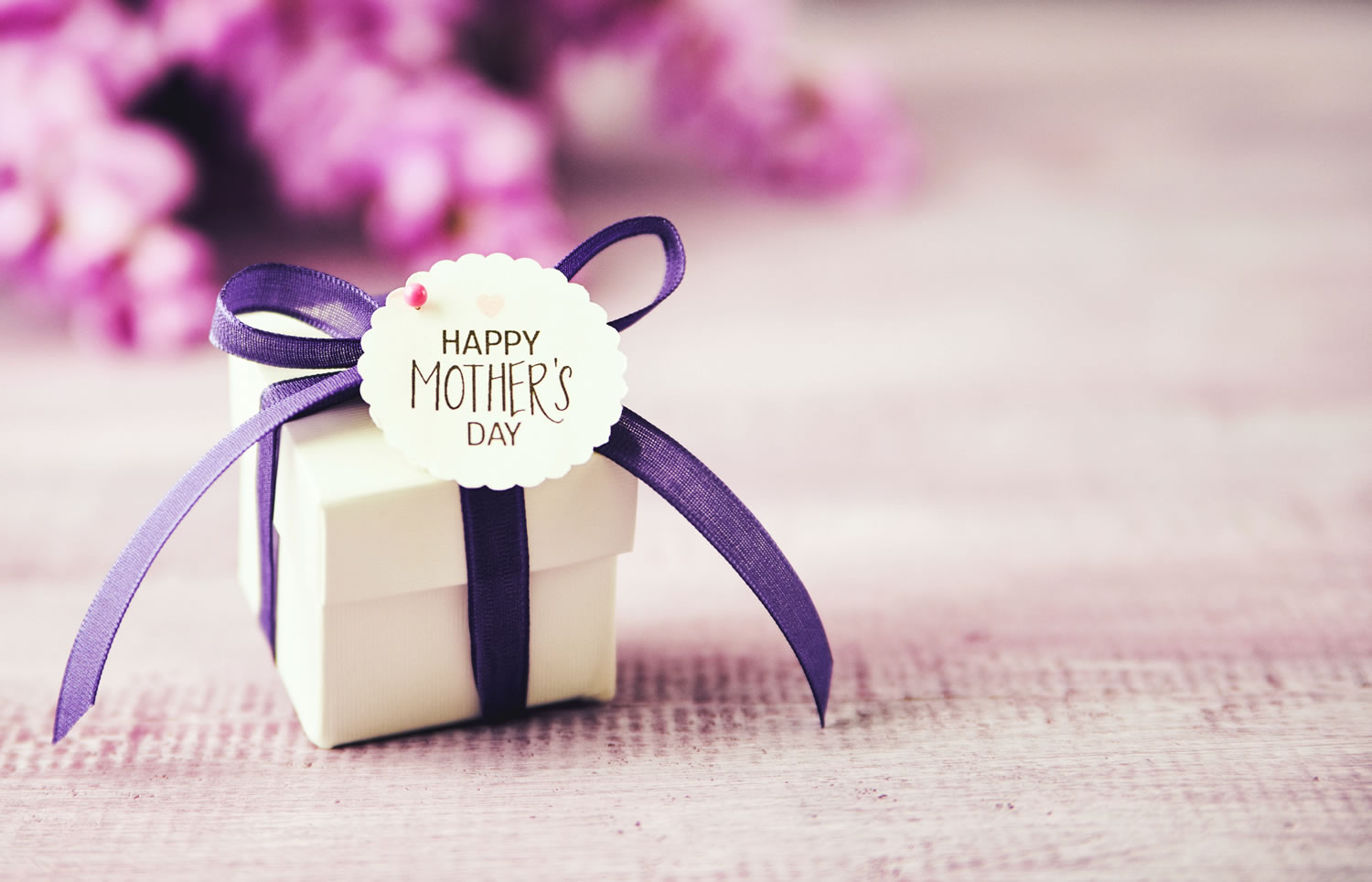 8 Affordable Mother's Day Gifts In Malaysia To Spoil Your Mum With