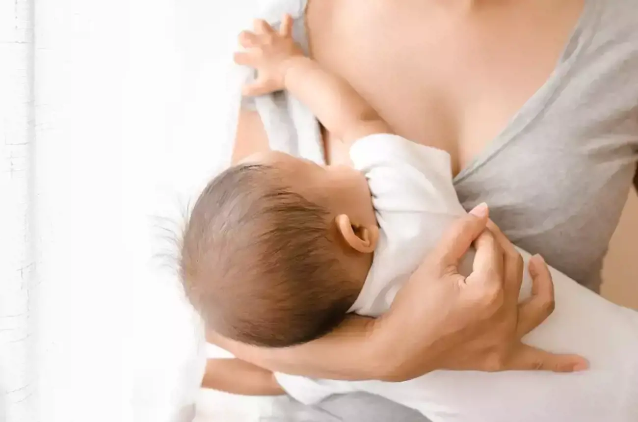 How can mums manage breastfeeding and child care?